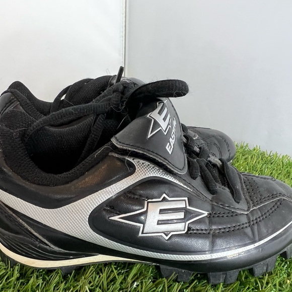 Easton Kid’s Low Baseball Soccer Cleats Shoes Black Silver Youth Size 12 - Picture 1 of 5